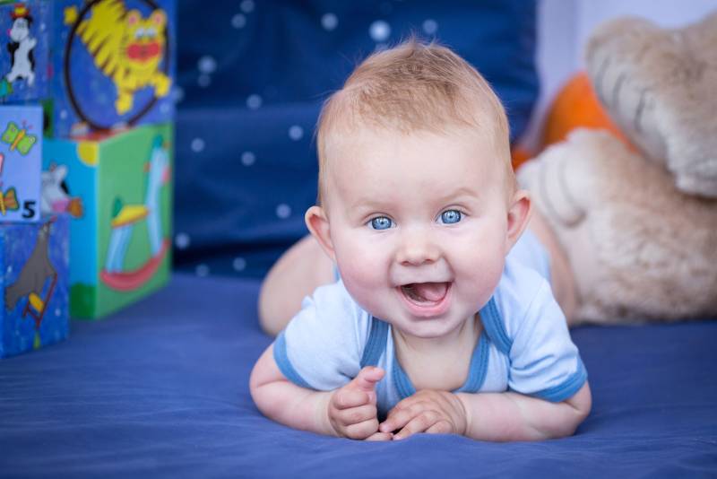 Comment devenir nounou en tant qu’étudiante sans diplôme à Colomiers ? Missions, salaire, horaires et conditions d’accès