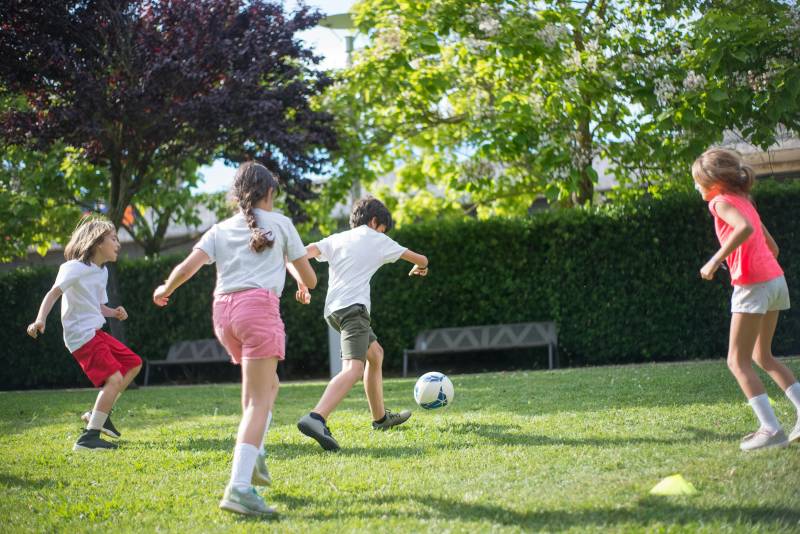 Job Étudiant: Garde d'Enfants en Sortie d'École - Crèche pour Septembre 2024
